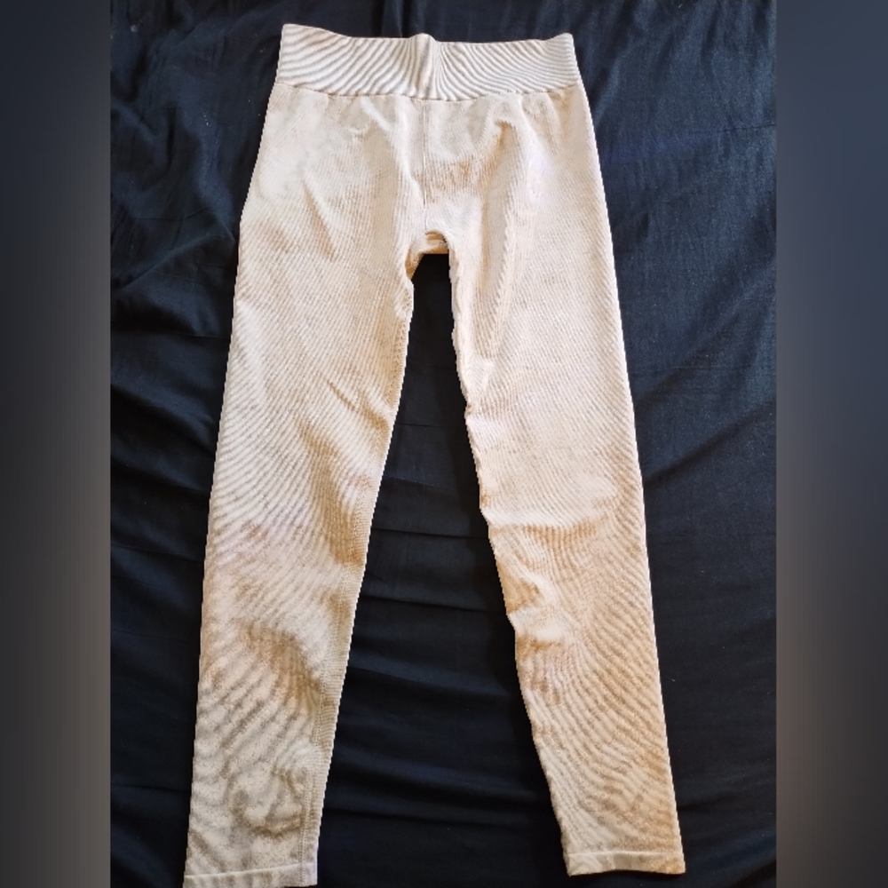 H&M Sport Leggings Size Large Beige Color NWT Good Strech